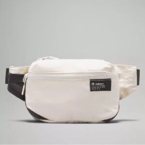 Lululemon Clean Lines Belt Bag 2L